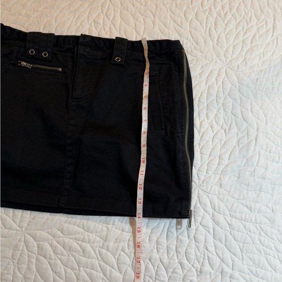AIX Armani Exchange Black Mini Skirt Button Pocket Detail Back Zipper Sz 8 - Picture 9 of 10